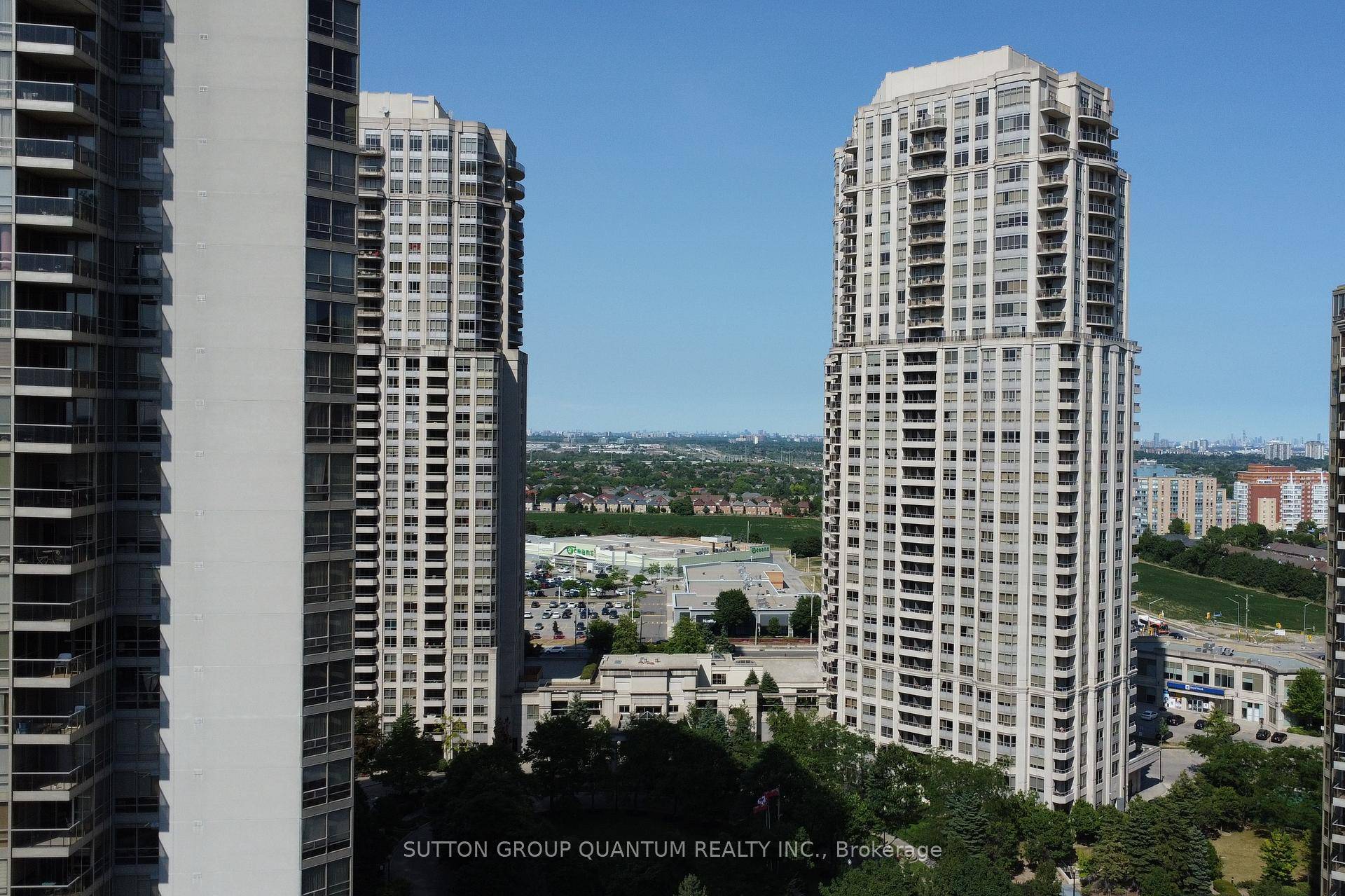 Welcome to Skymark West 2, a prestigious Tridel built condo offering exceptional luxury and convenience in the heart of Mississauga's vibrant Hurontario neighbourhood.