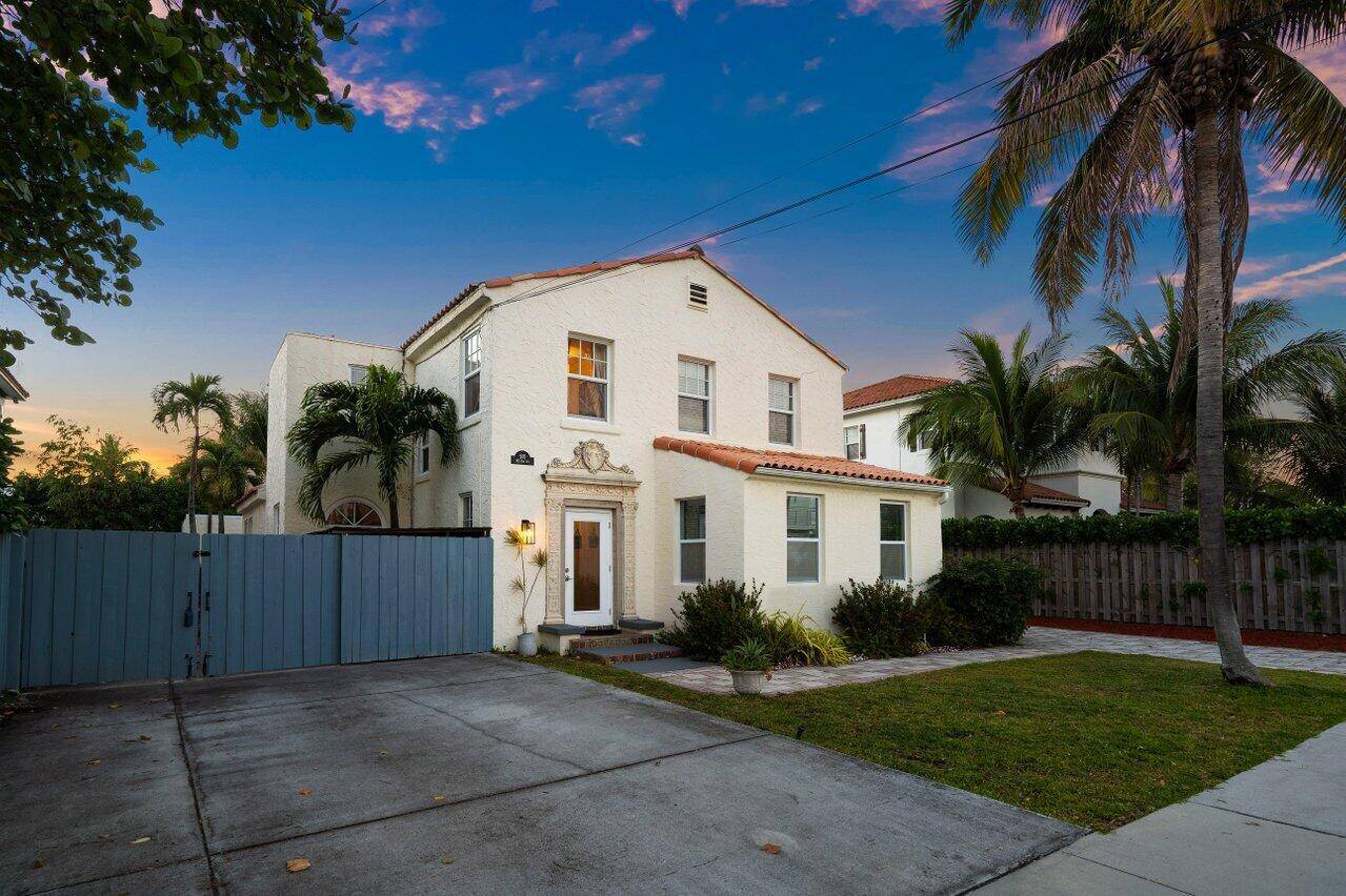 Historic 1931 Home Exuding Old Delray CharmNestled in the heart of Delray Beach, this 3 bedroom, 2 bath historic gem captures the essence of Old Delray charm while offering modern ...