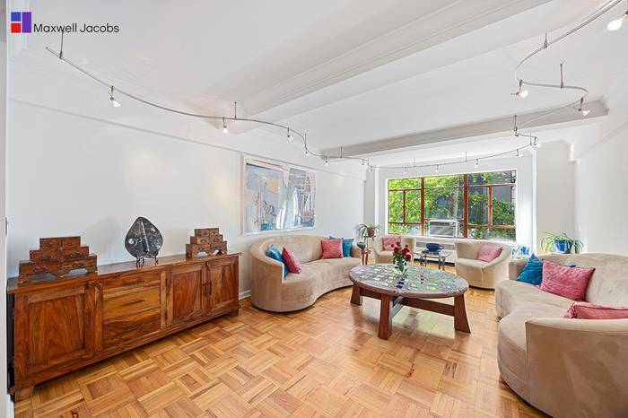 Best 4 Bedroom plus Home Office in Manhattan !