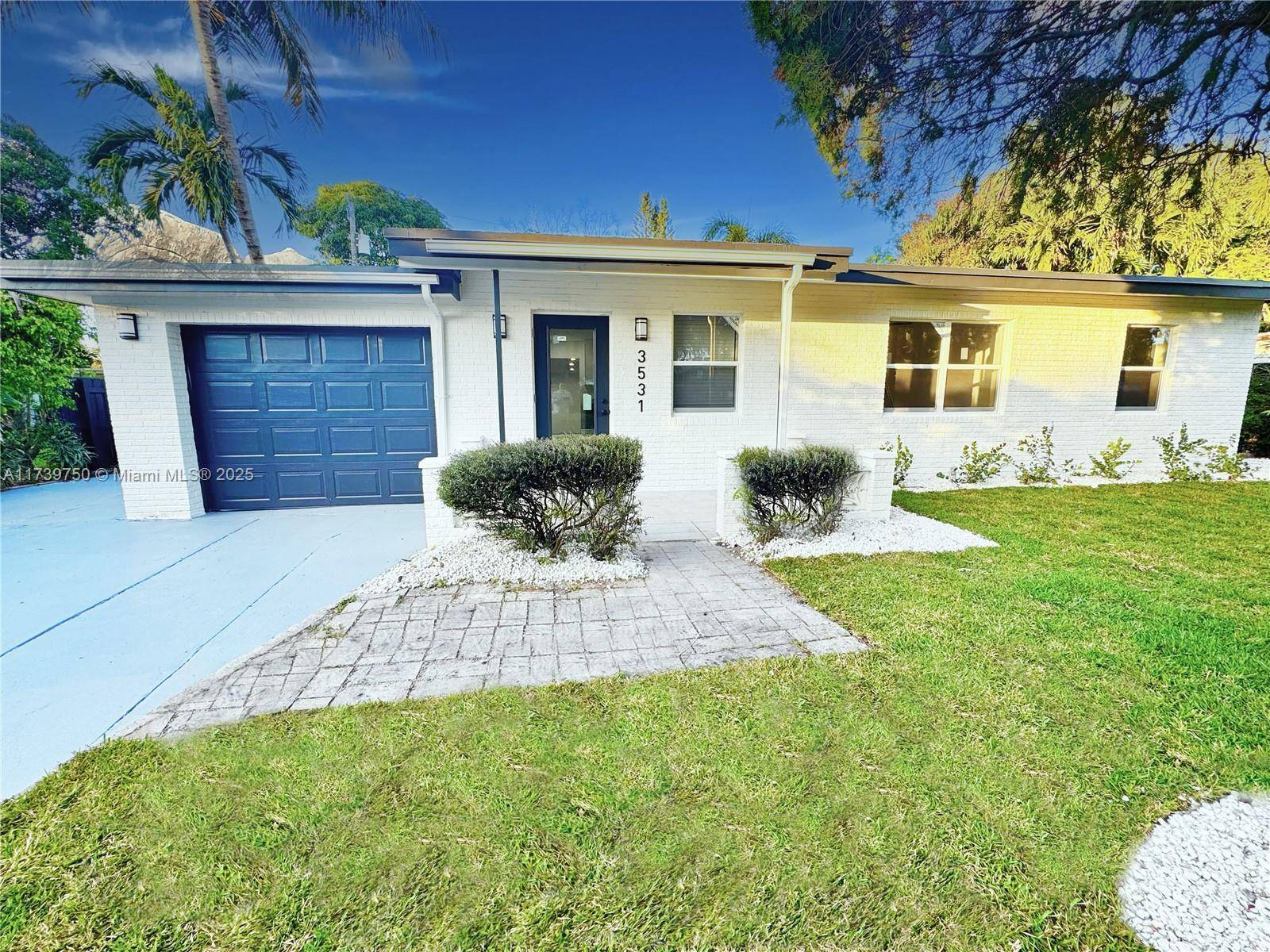 Discover this beautifully renovated home in the heart of Fort Lauderdale an exceptional opportunity for first time buyers, investors, or those seeking a lucrative Airbnb.