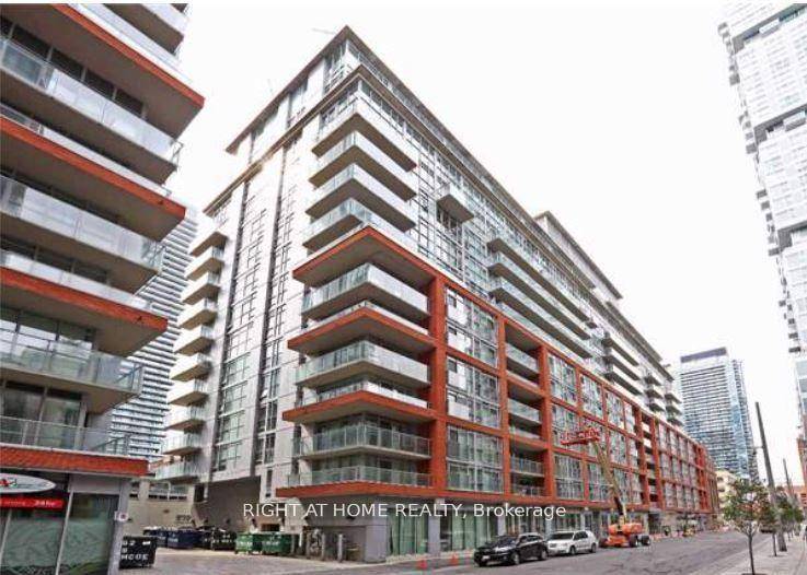 URBAN LIVING AT ITS BEST !