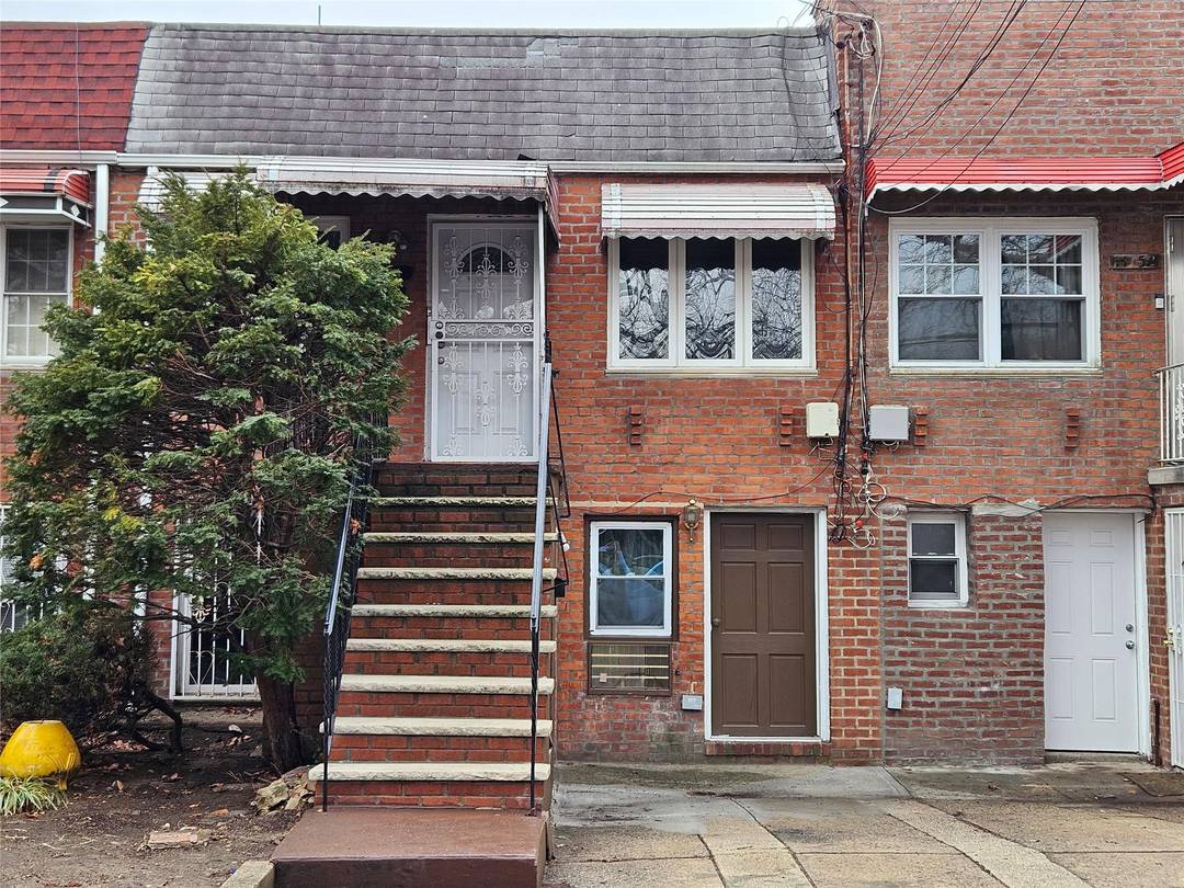 Charming Mother Daughter Home, nestled in the heart of Canarsie, this delightful mother daughter property is perfect for multi generational living or those seeking additional space and flexibility.
