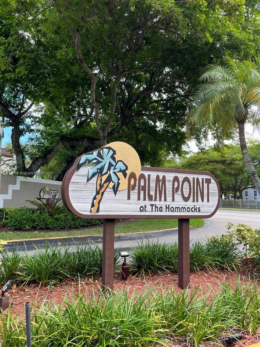 This is a 2 bedroom, 1. 5 bath townhouse in a quiet, sought after neighborhood in Palm Point at the Hammocks.