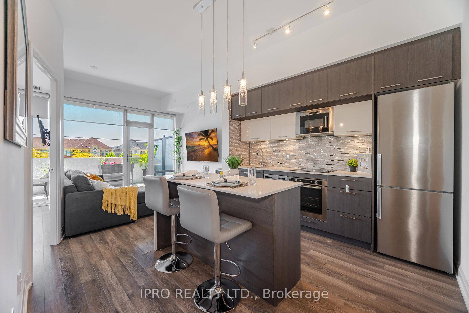 Welcome To The Upscale and Desirable Avenue on 7 Condos in the Heart of Woodbridge.