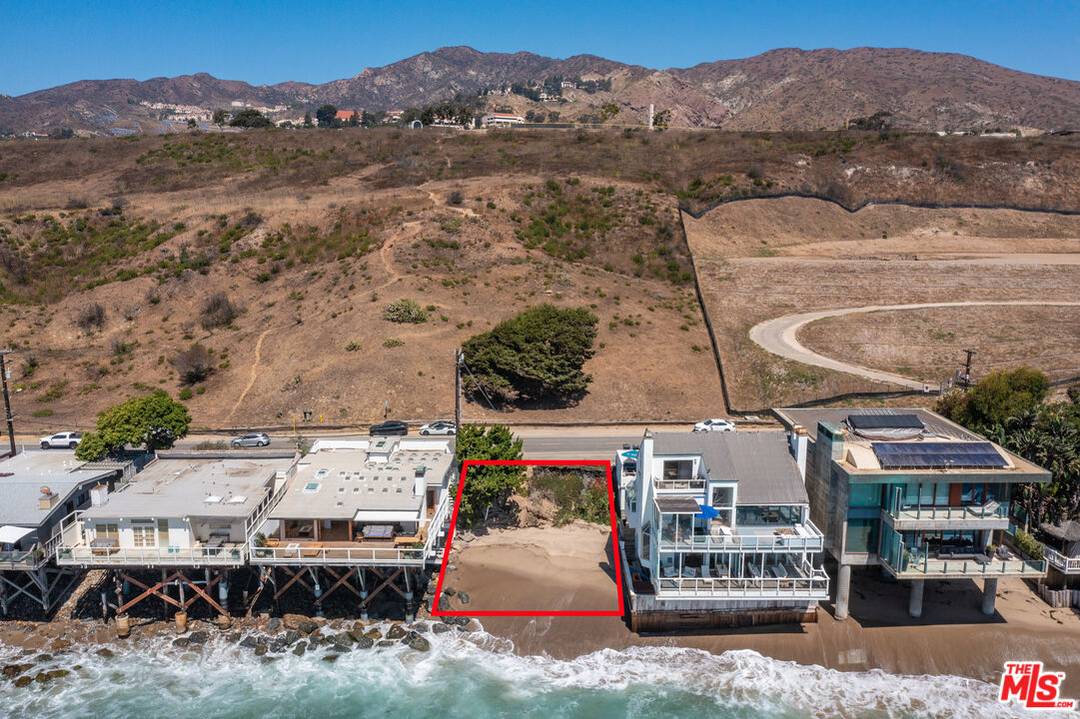 24208   Malibu Rd Malibu La