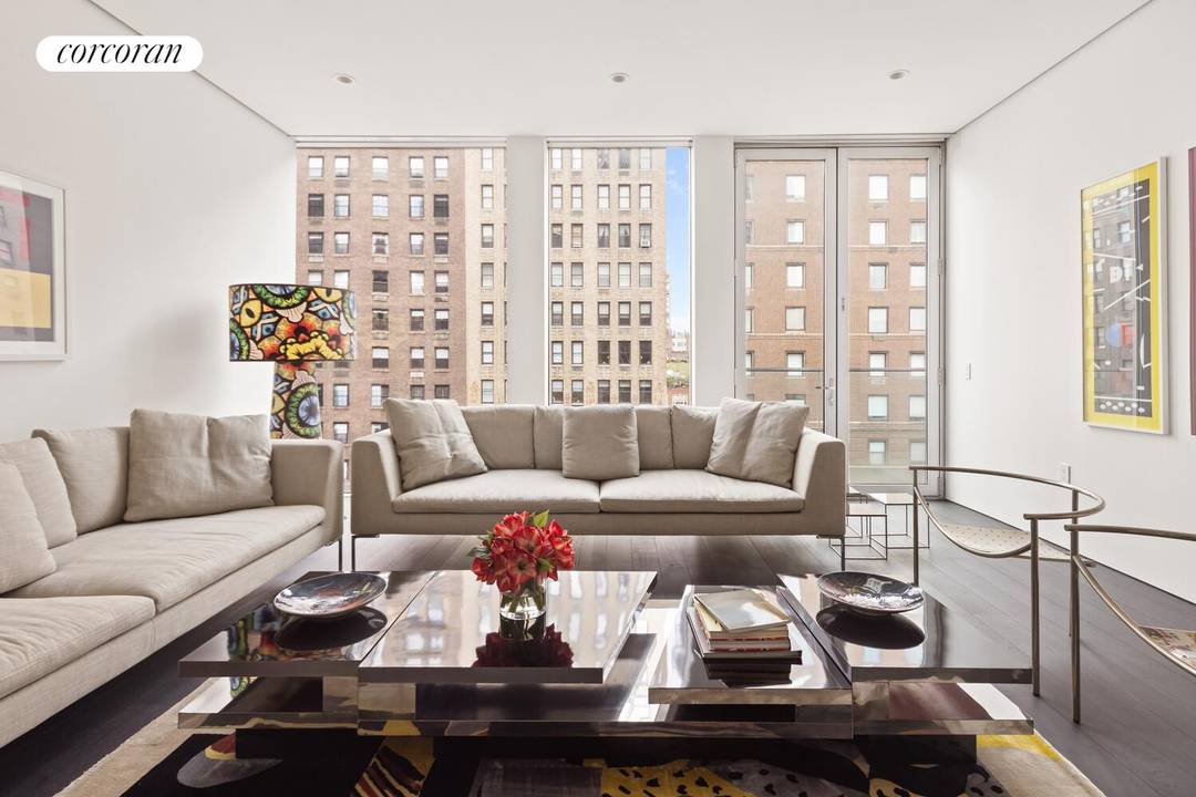 Modern Sophistication on Park Avenue This is a stand out Triplex nestled amongst the very best of Park Avenue.