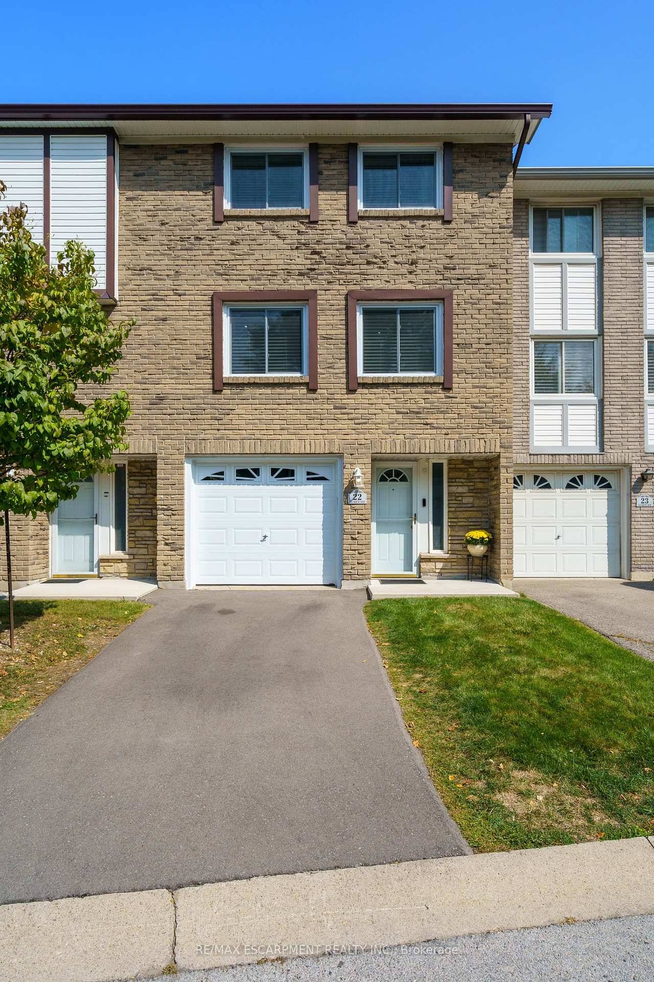 Welcome to 22 145 Rice Ave a beautifully updated 3 bedroom, 1.