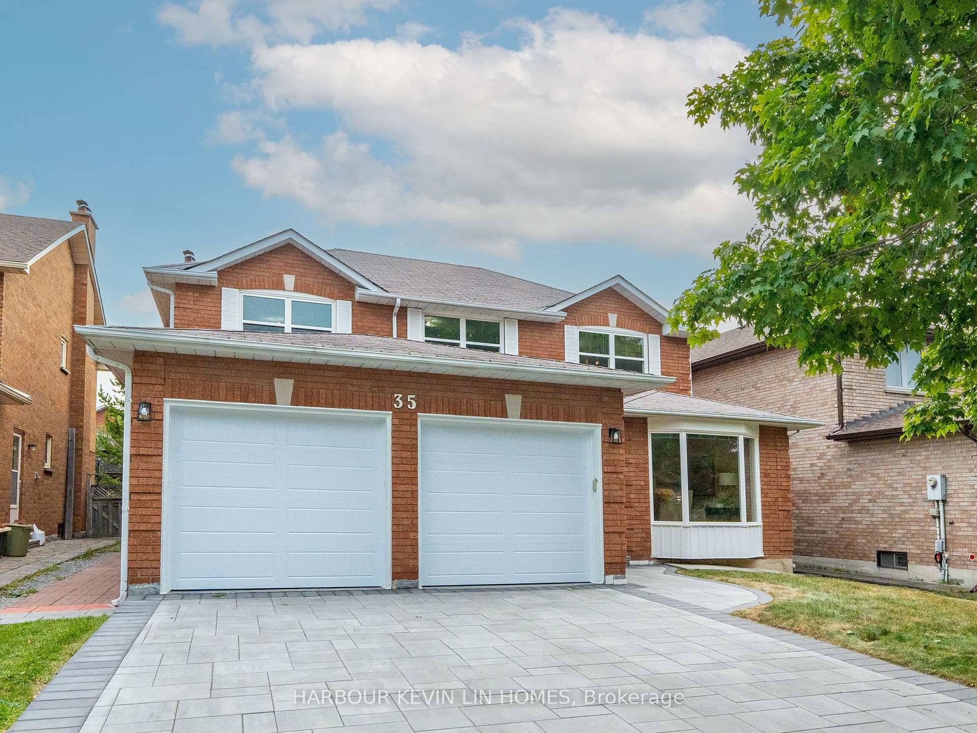 Welcome to 35 Lynngrove Crescent, a beautifully maintained detached home situated on a tranquil, tree lined street in Richmond Hills highly coveted Doncrest community.
