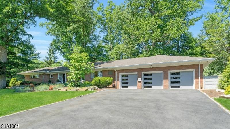 Exceptional mid century modern ranch in the sought after Montclair Heights section.