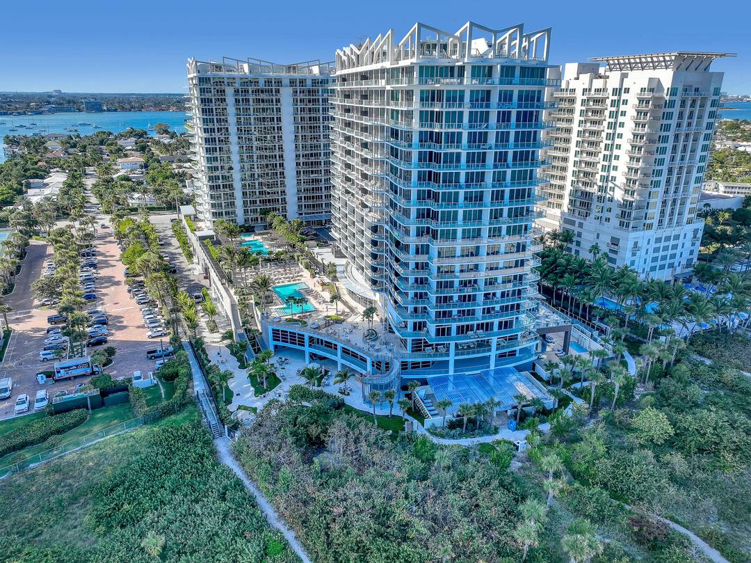 Welcome to Amrit Ocean Resort amp ; Residences, an extraordinary oceanfront community on Singer Island where luxury living meets a world class wellness lifestyle.