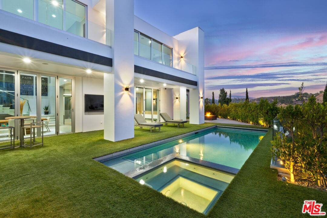 2260 Hercules Dr Hollywood Hills East LA