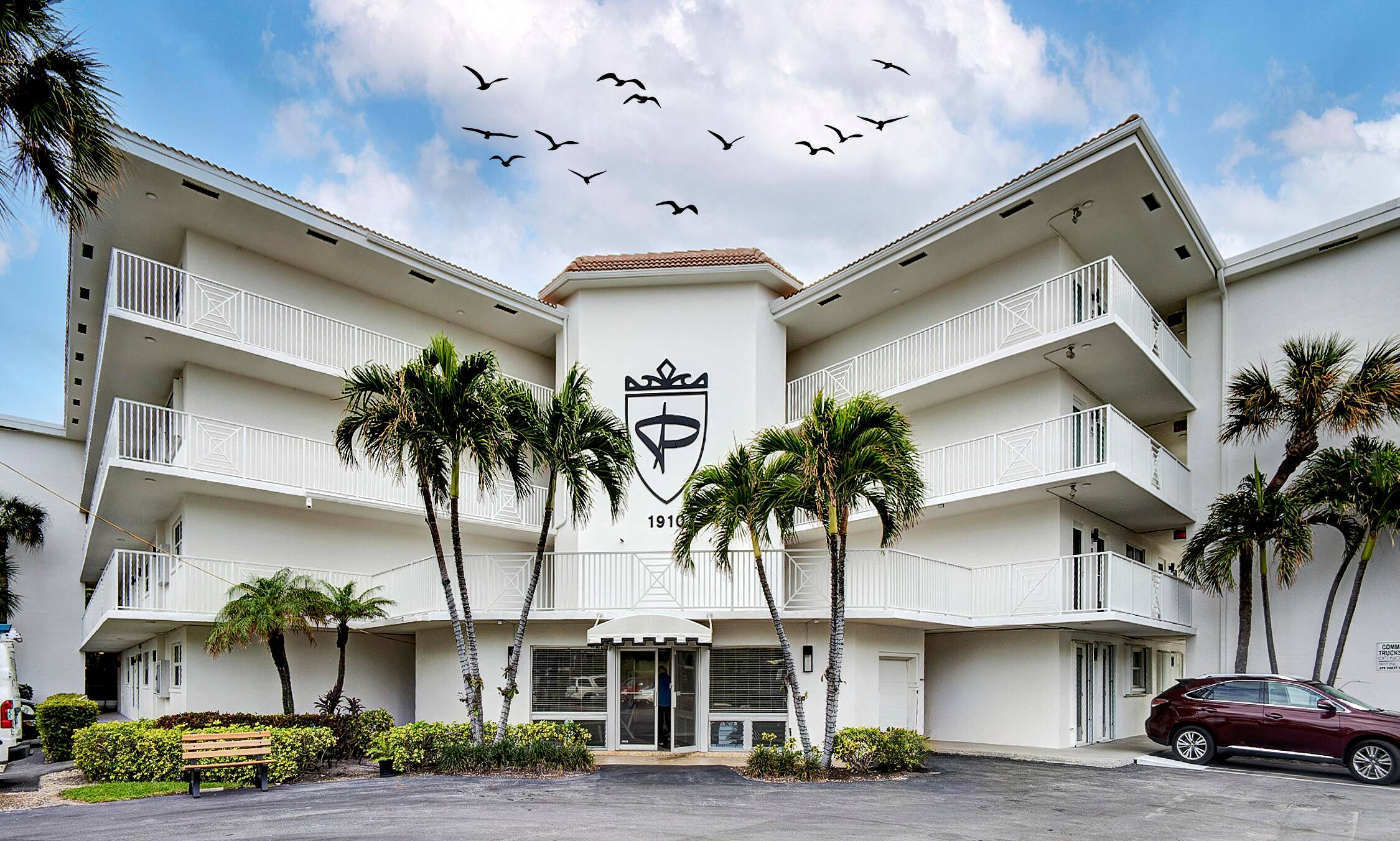 Wow beautifully redone and gorgeously furnished seasonal rental 2 bdrm 2 bath across from the beach with an intracoastal view.