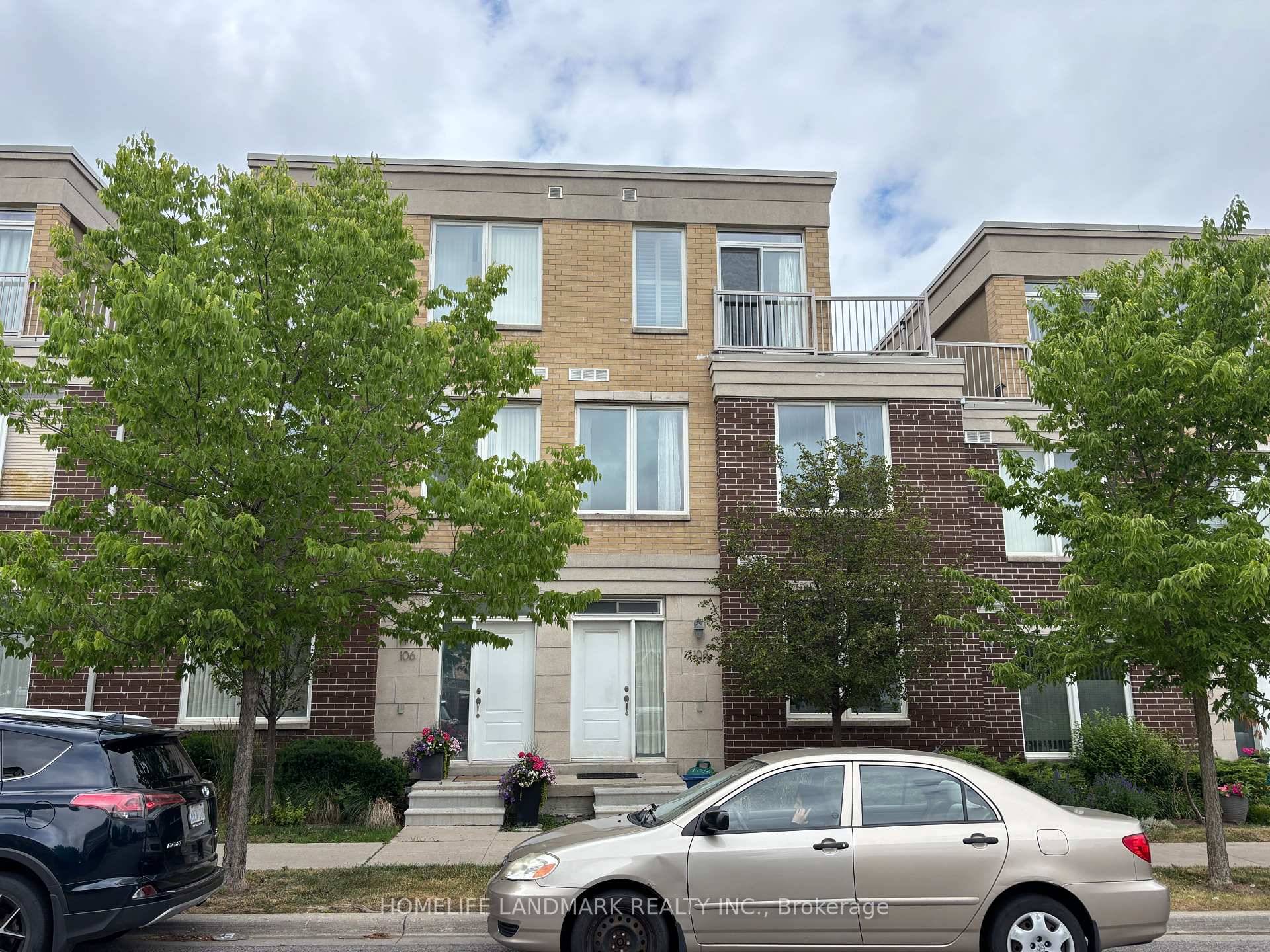 Location Location, Stunning 4 Bedroom Home in the HEART of Markham !