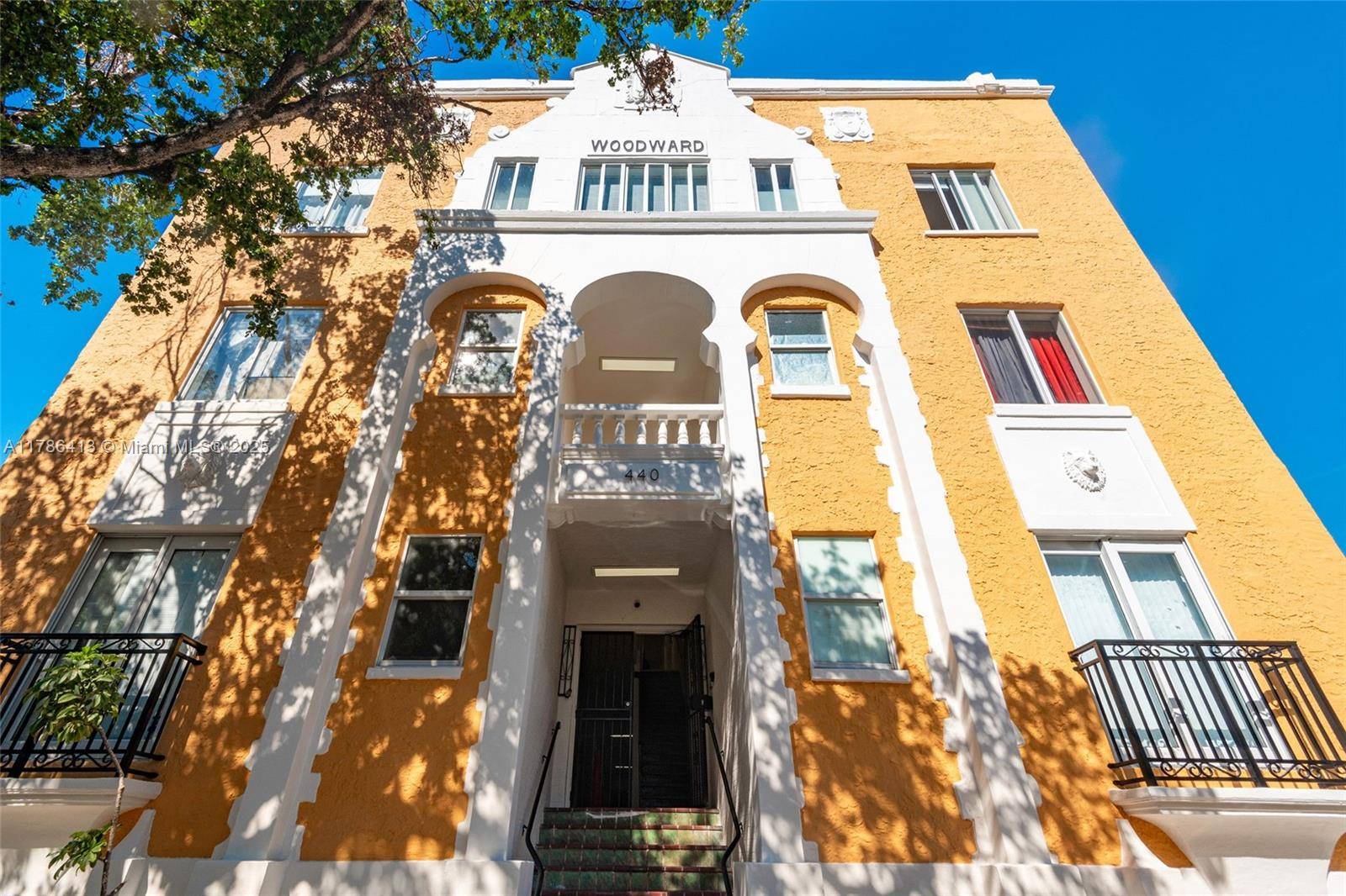 OLD SPANISH STYLE BUILDING, MINUTES FROM DOWNTOWN MIAMI WITH WALKING DISTANCE FROM BRICKELL.