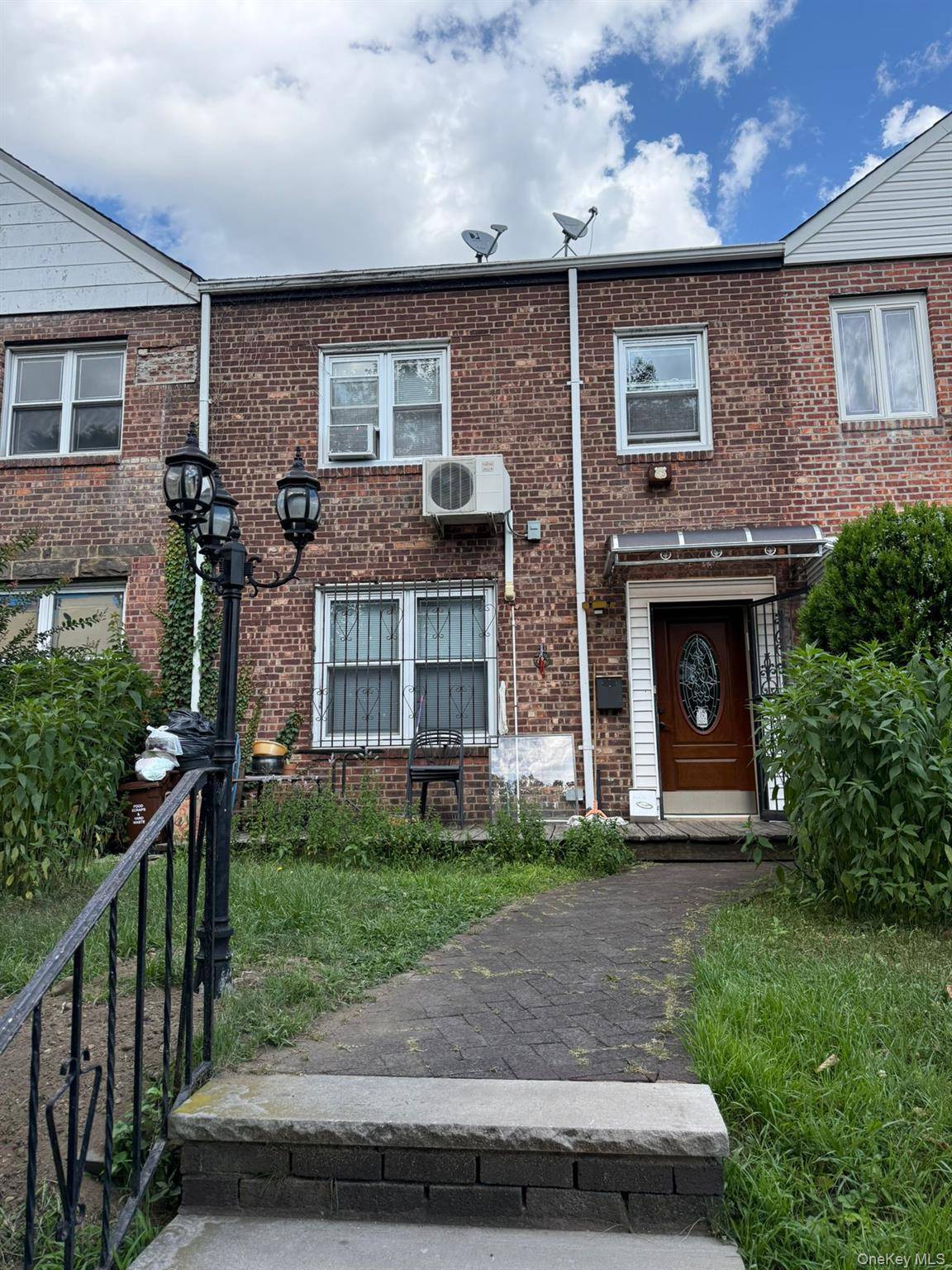 Welcome to this well maintained home in the heart of Kew Gardens Hills.