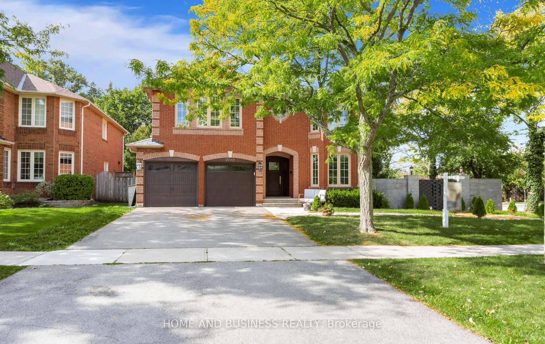 Welcome to this meticulously designed 4 bedroom, 5 bathroom executive home, ideally positioned on a prestigious corner lot in Oakvilles highly desirable River Oaks community.