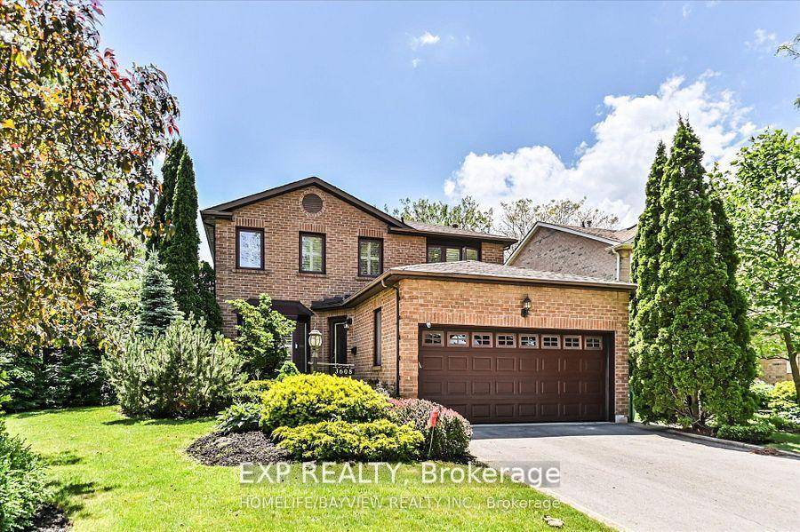 A beautiful 3 Bedrooms 3 Bathrooms detached home with 2 bedroom 1 bath finished basement located on a large premium corner lot in Prime Erin Mills location.