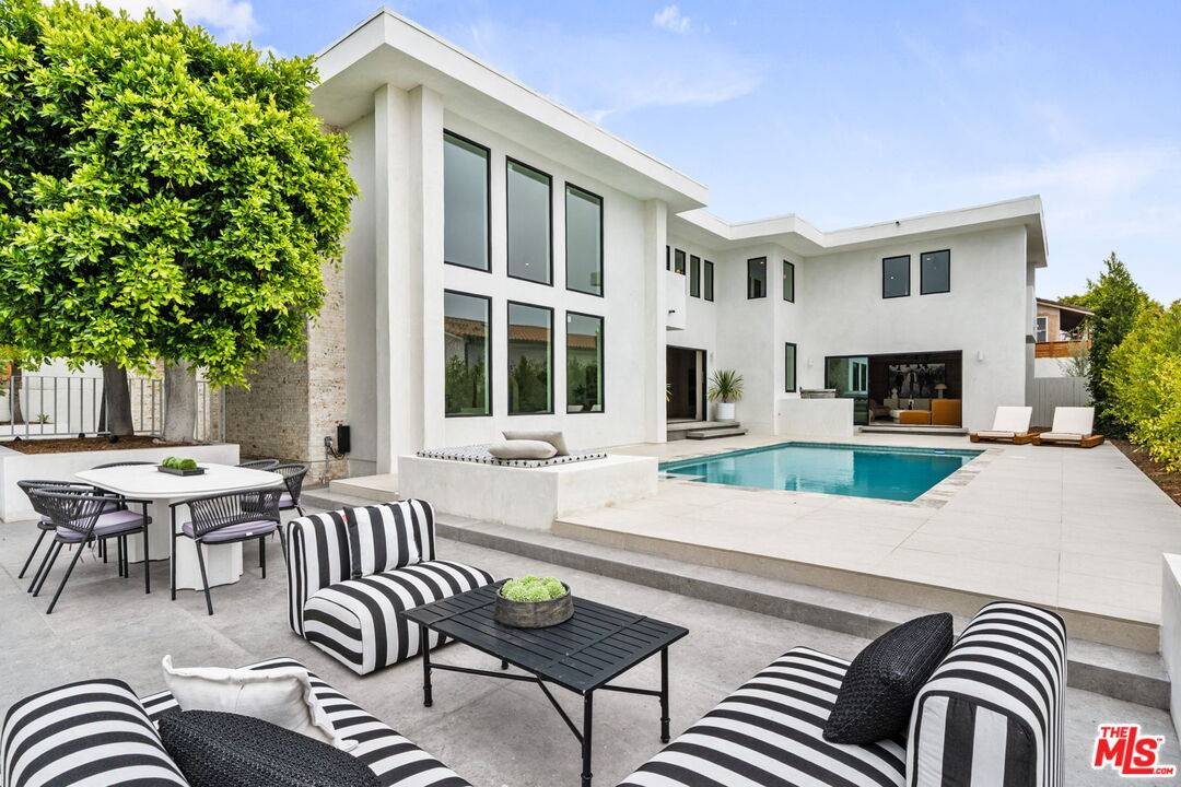2380   Venus Dr 5BR Hollywood Hills East La