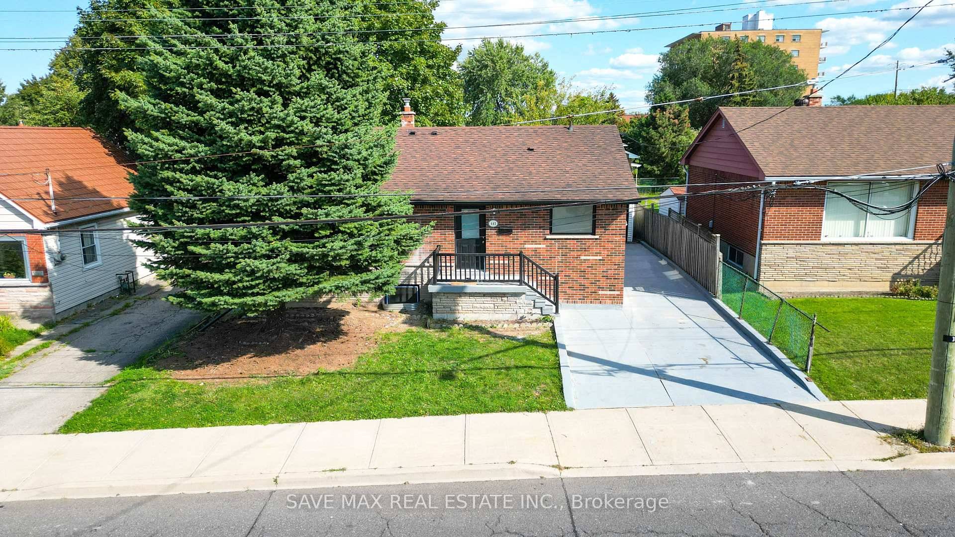 Great Location Real Estate Goldmine !
