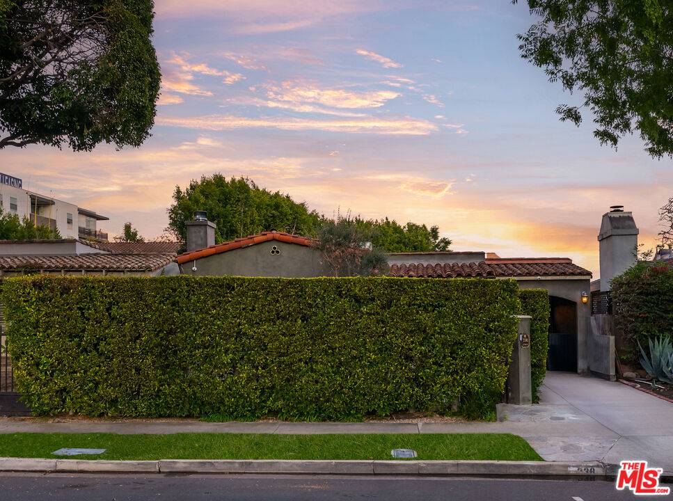 338   Westbourne Dr 3BR Beverly Grove La