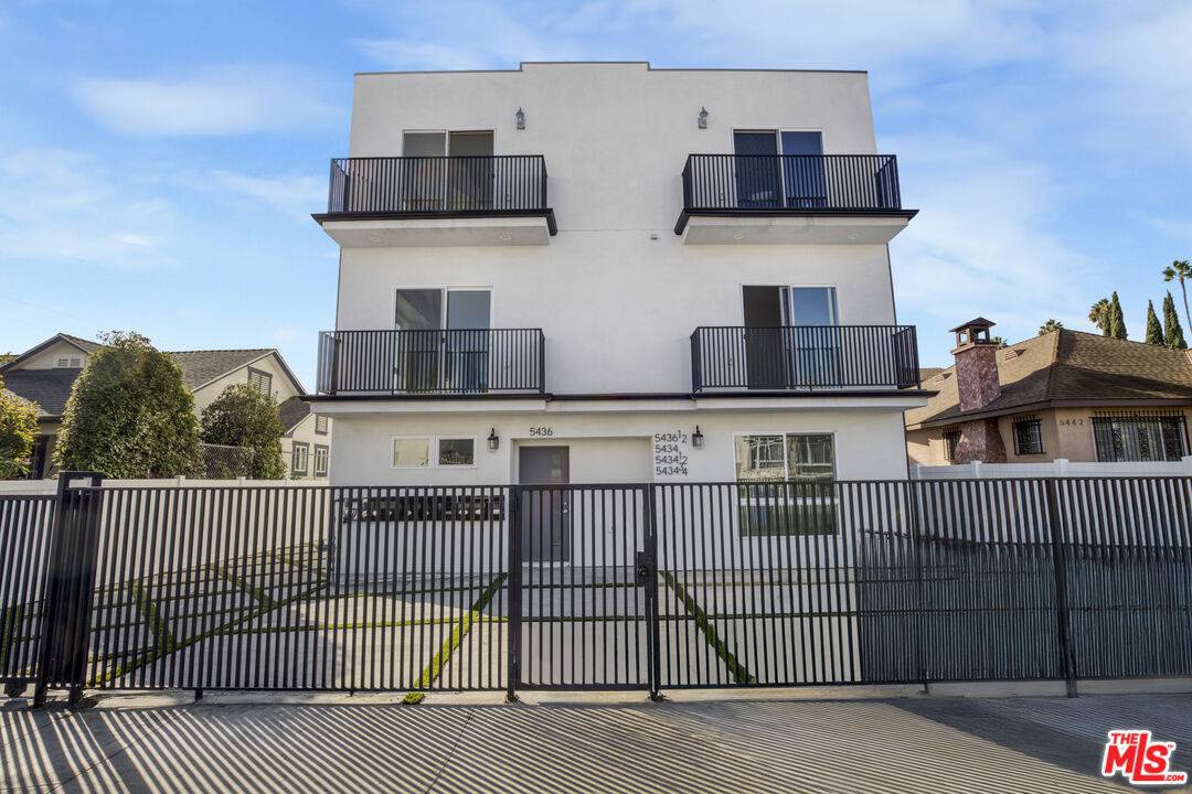 5436 Romaine St 21BR Hollywood La