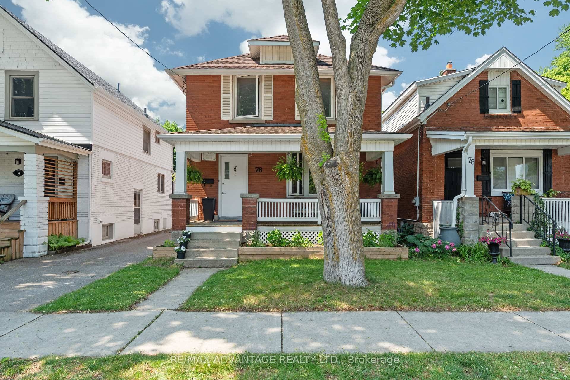 This well maintained, carpet free 3 Bedroom, 2 Bathroom home is situated on a fully fenced 30' x 115' lot and offers a seamless blend of timeless character and functional ...