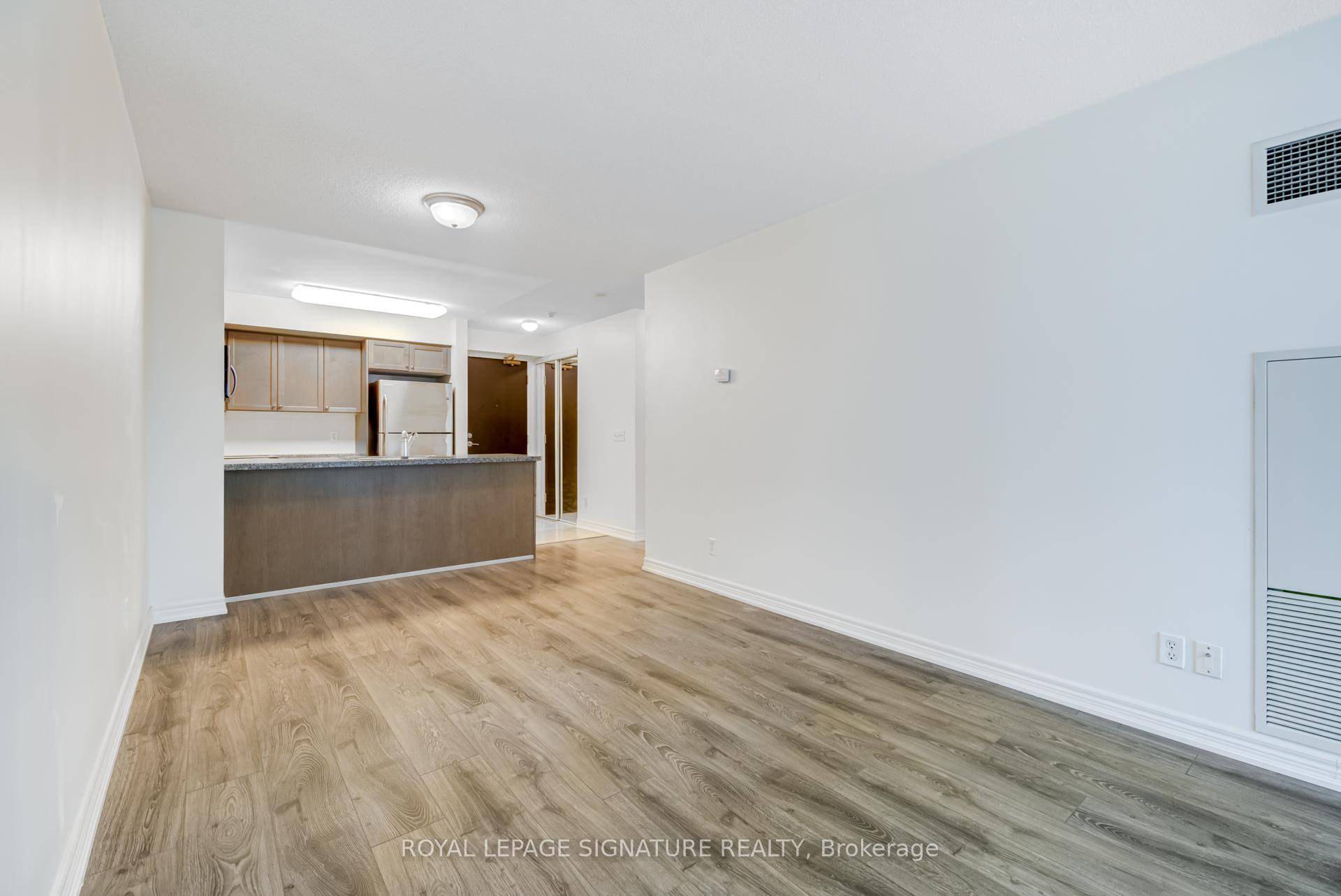Experience the best of urban living at 51 Lower Simcoe !
