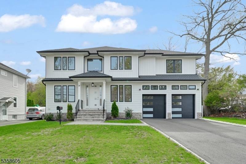 Stunning new construction Colonial with 6 beds, 5.