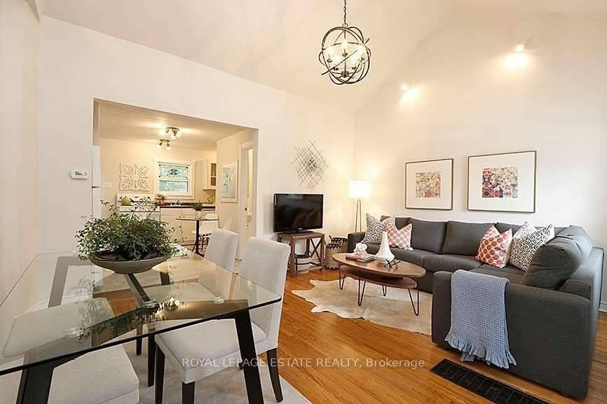 Cute As A Button Great Condo Alternative This Charming 1 Bedroom Loft Bungalow Has Beautiful Vaulted Ceilings, Open Concept Living Dining, With A Private Fenced In Backyard.