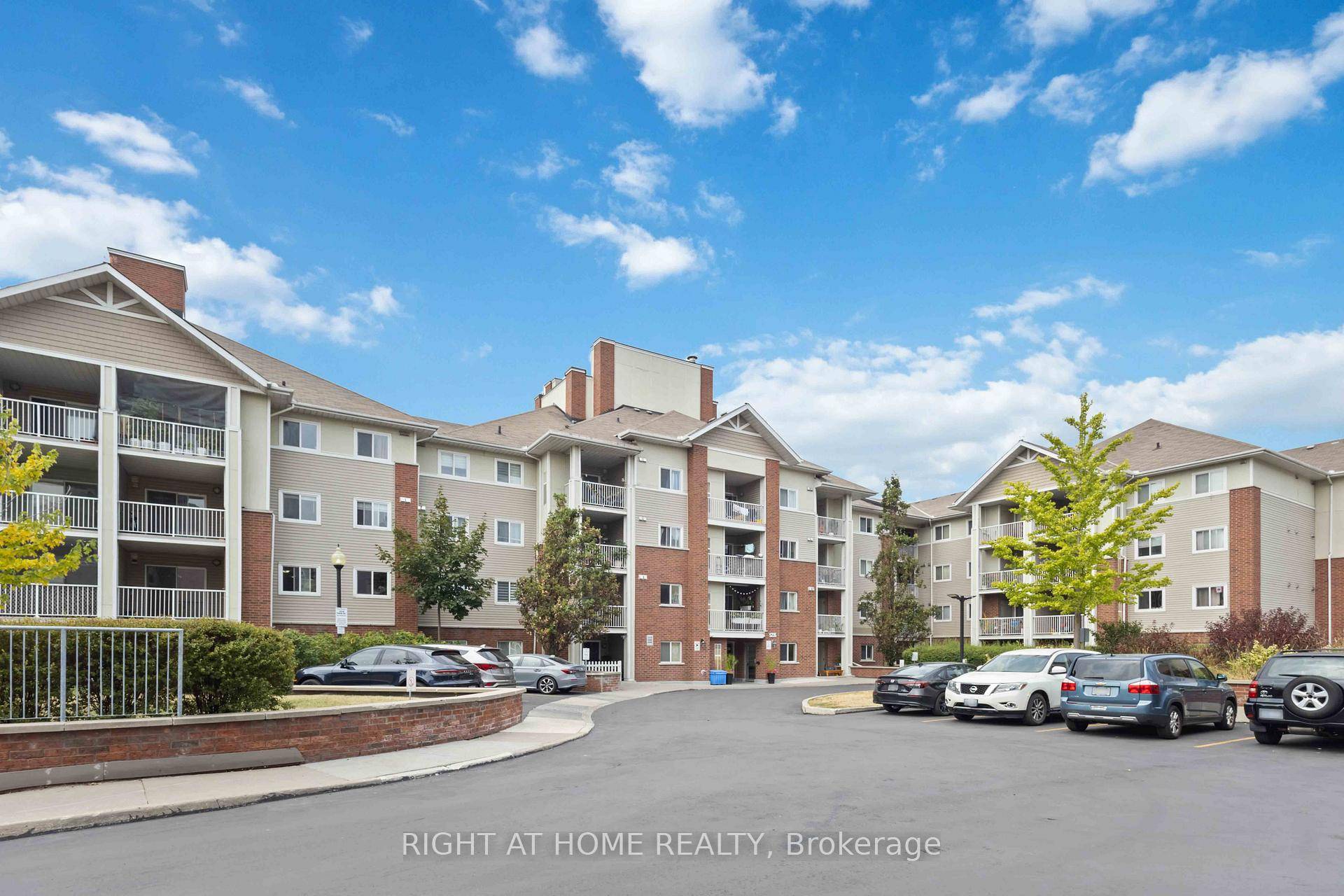 Stunning amp ; Upgraded 2BR Den Freshly Painted with 2 parking is one of the Biggest Suite In Highly Sought After Woodside Pointe Condos !