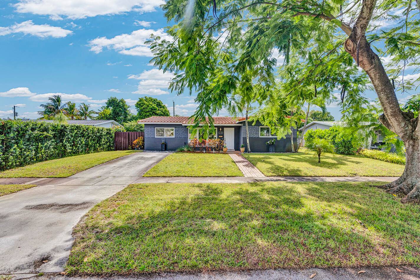 Discover this beautiful 3 bedroom, 2 bathroom single family home in the heart of Hollywood, FL.