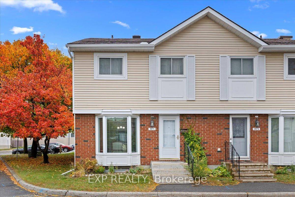 Welcome to this bright amp ; spacious end unit townhome nestled in a family friendly community just steps from grocery stores, schools, parks amp ; public transit.