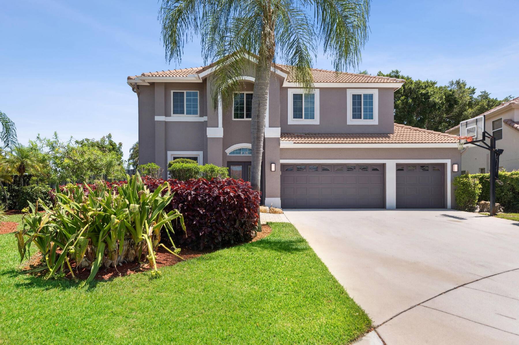 Your private oasis awaits !