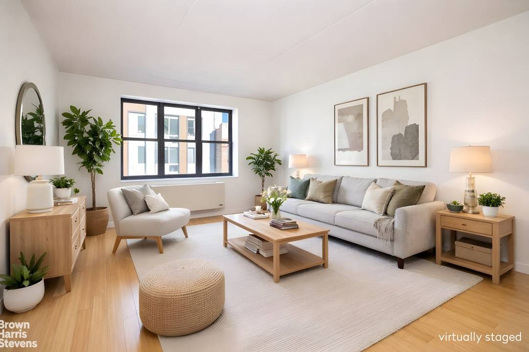 Bright, mint move in ready one bedroom condo with low monthly costs and full service amenities in the heart of Midtown West.