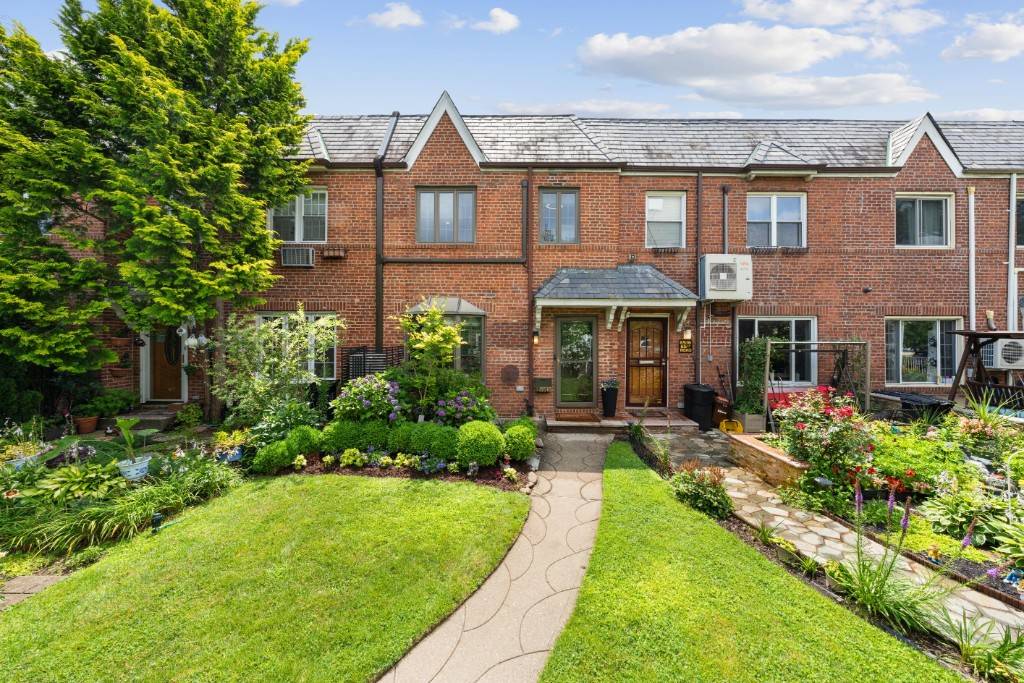 Welcome to Your Dream Home in the Heart of Rego Park's Beautiful Crescents !