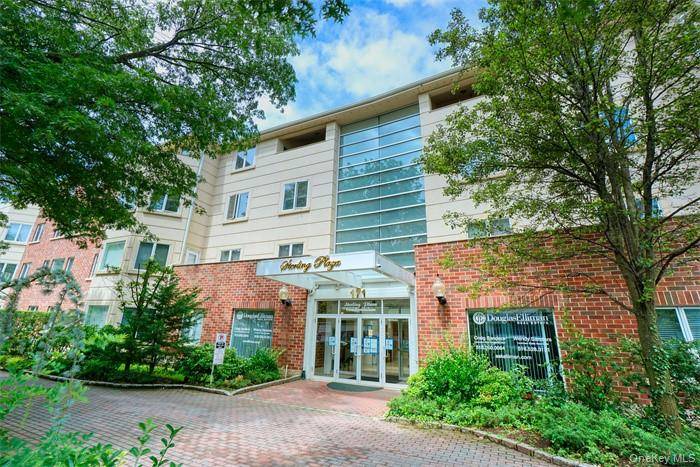 Luxury Living In The Heart Of Great Neck !