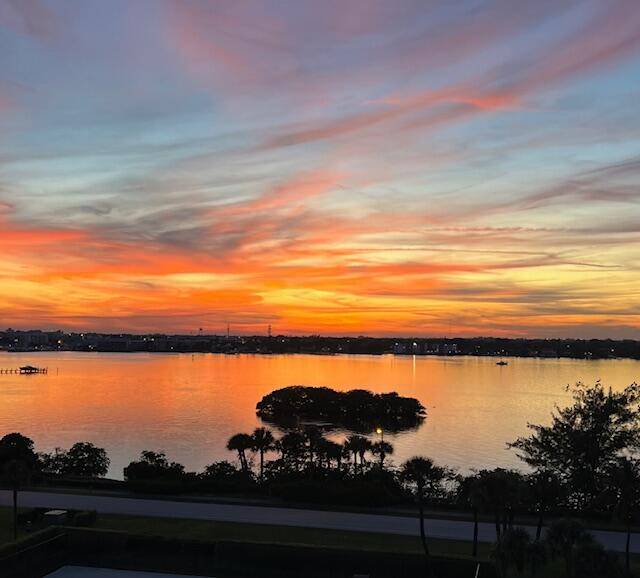 This stunning 2 bedroom, 2 bathroom Penthouse condominium at 3400 South Ocean Boulevard in Palm Beach has been completely remodeled with the finest materials, offering a modern yet timeless design.