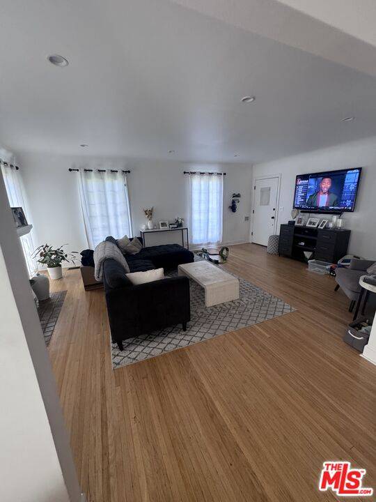 840  S Curson Ave 3BR Hancock Park La