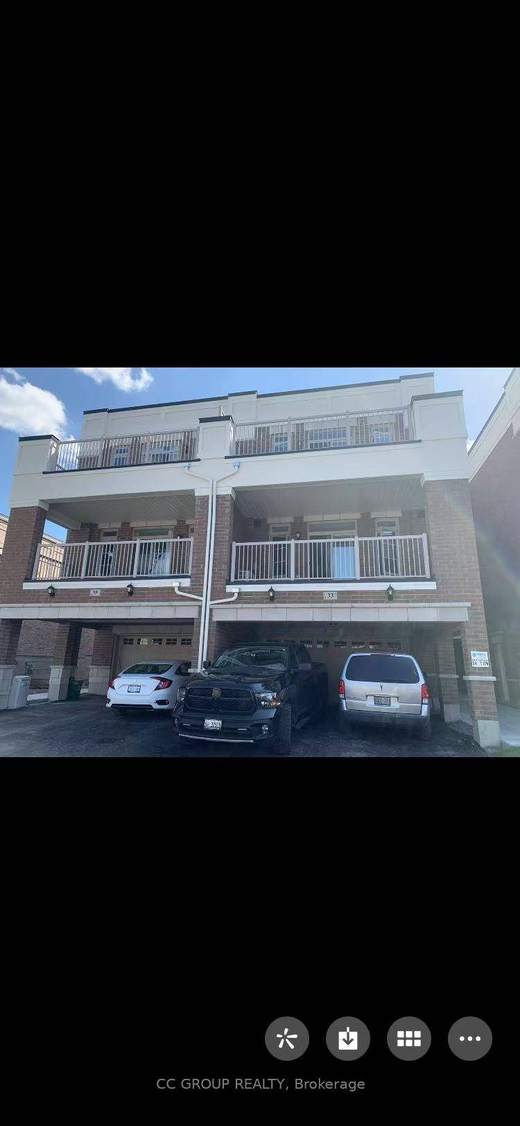 Bright 2 Bedroom with South Facing Windows amp ; Parking !