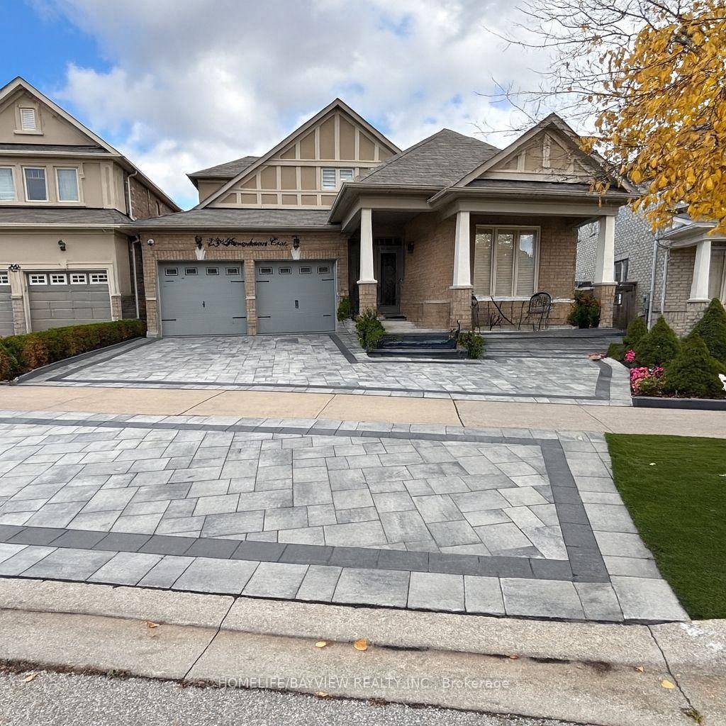 Bright amp ; Spacious Walkout Basement Apartment On Ravine Pie Shape Lot !