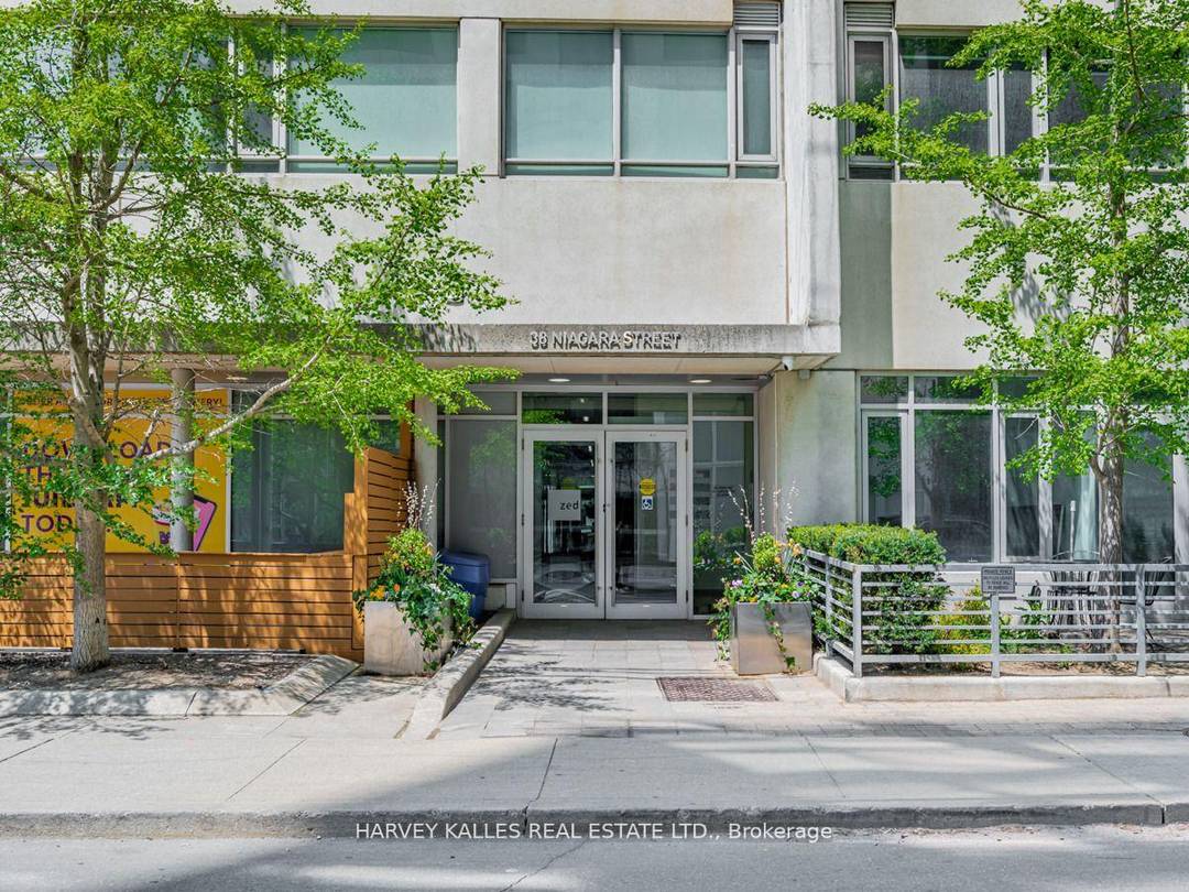 Updated, fully furnished unit in a quiet, boutique building on a tucked away street, steps to King West.