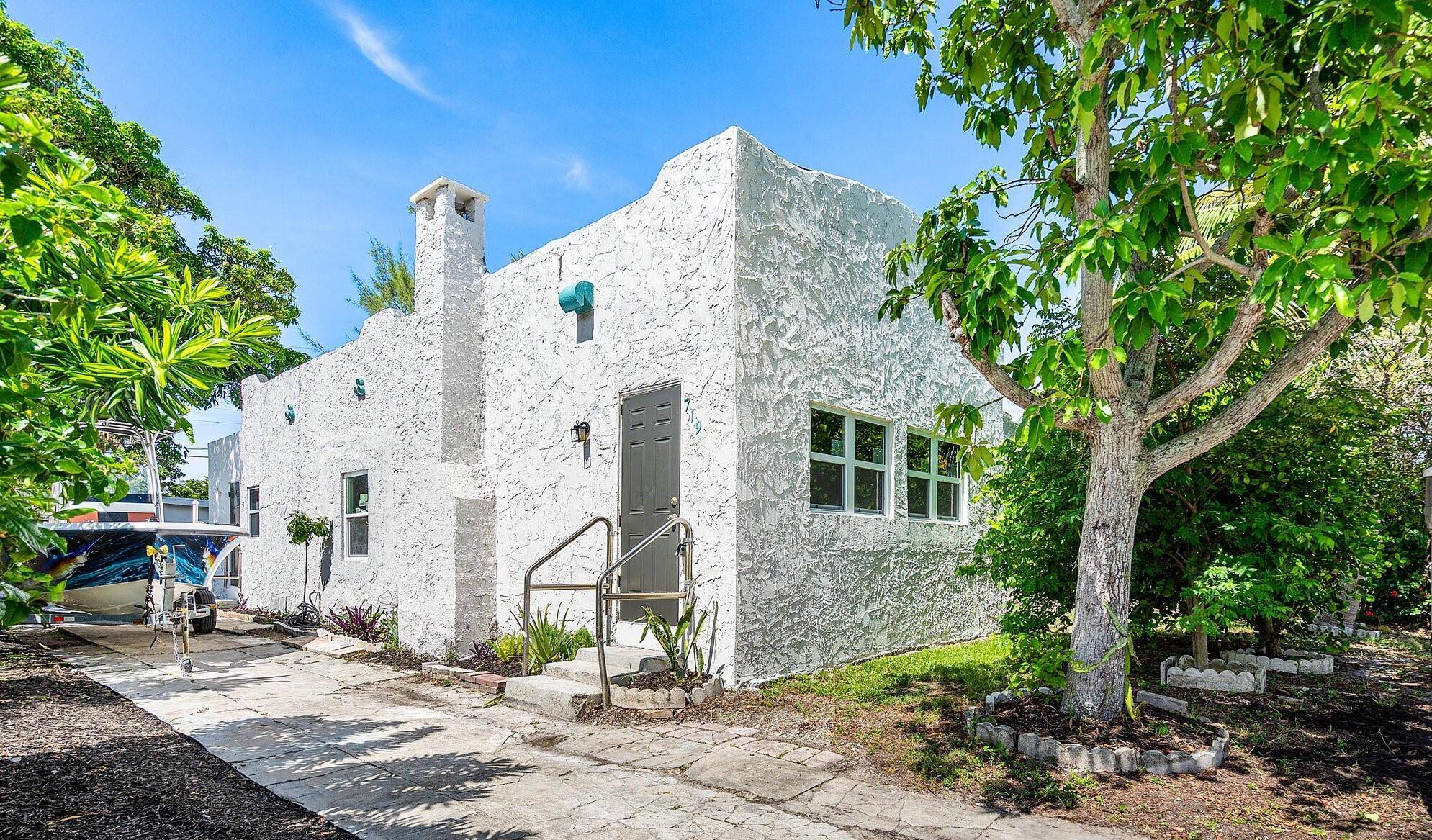 Freshly remodeled home in ''The Gardens.
