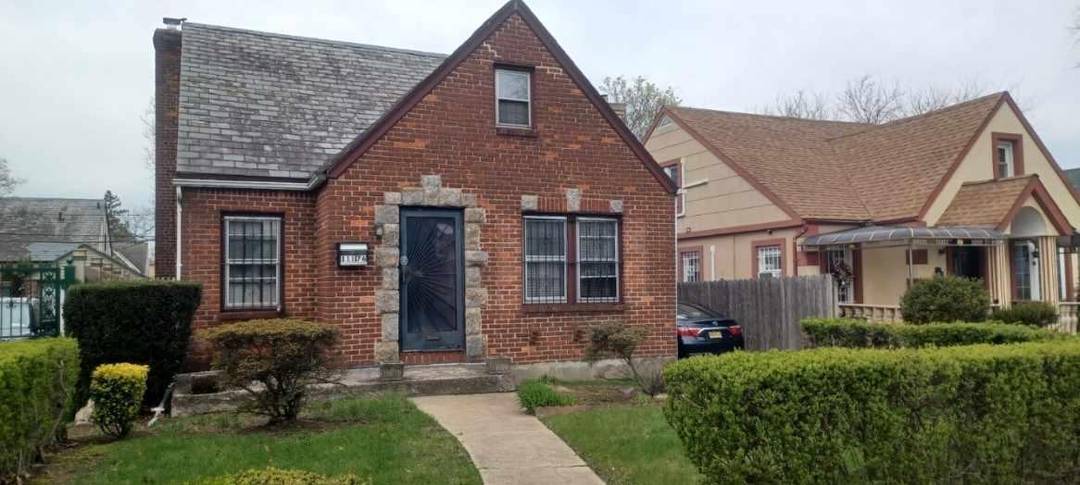 Located in a historic and vibrant section of Addisleigh Park, Queens, this charming one family detached home offers a fantastic opportunity for buyers with vision.