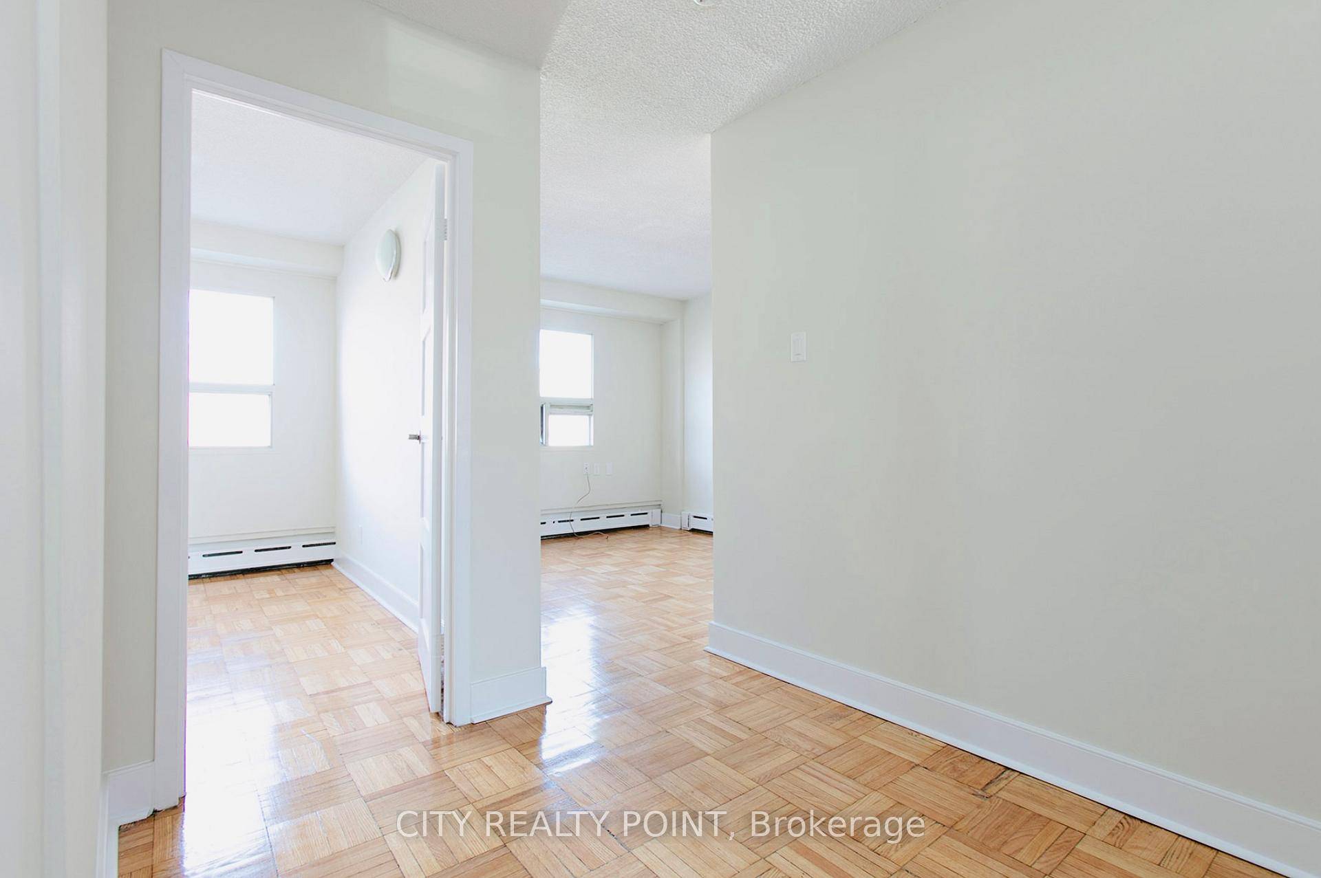 ONE MONTH FREE on this stunning, freshly renovated 2 bedrooms Den apartment retreat at 990 Avenue Rd, Toronto !