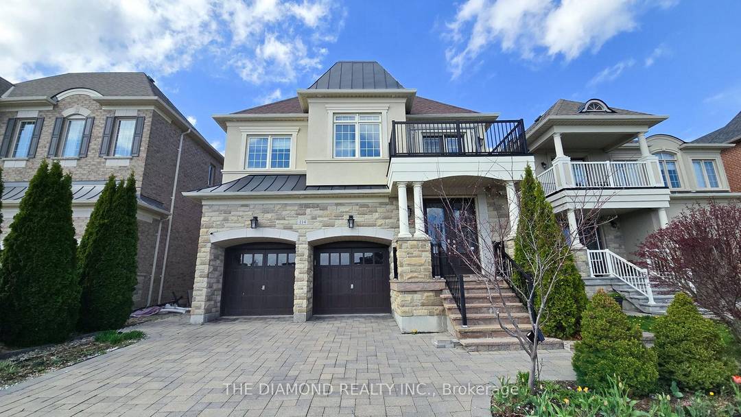 Magnificent Home Step Into Luxury Living in the Heart of Vellore Village !