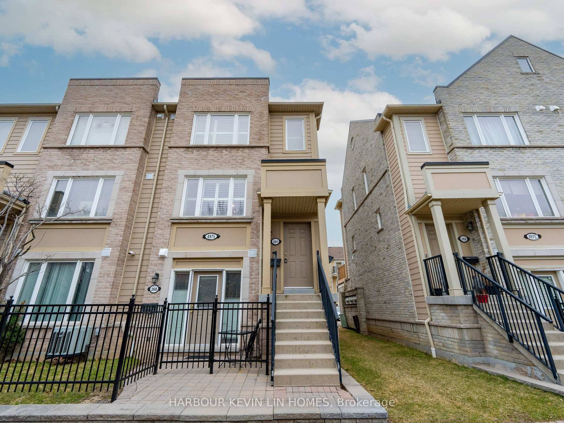 This End Unit Townhome Is Elegant, Warm And Welcoming.