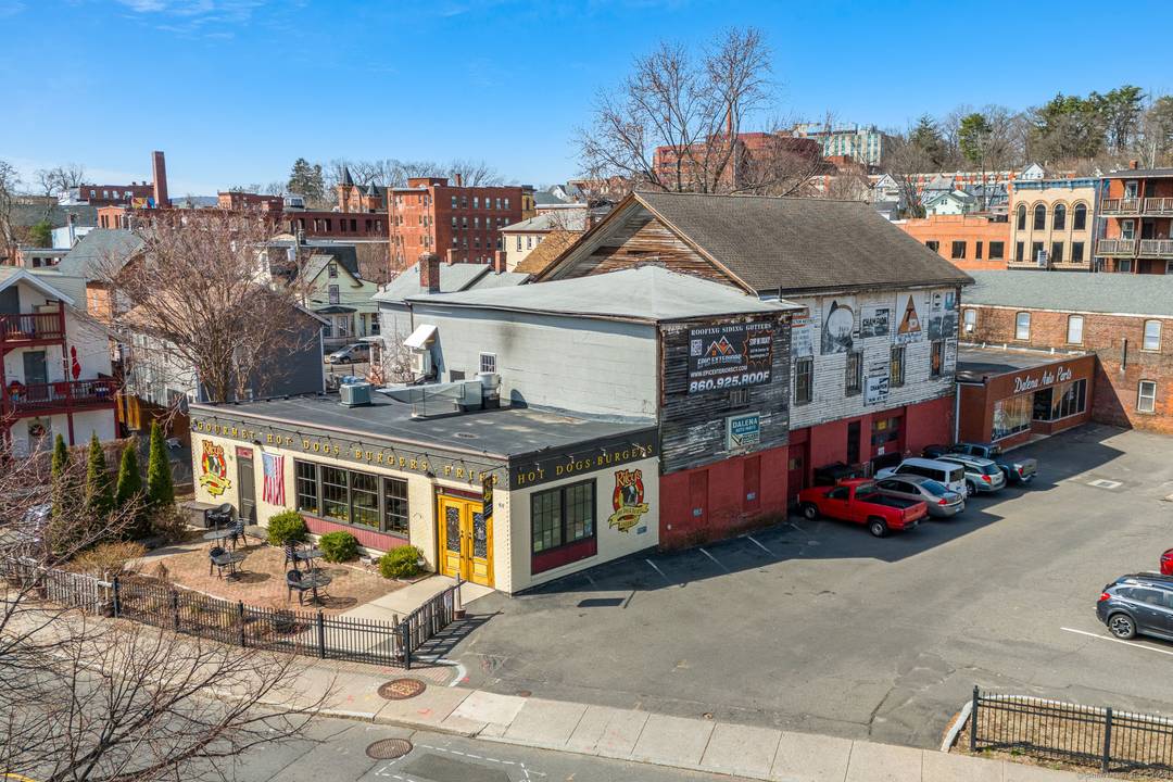 Welcome to 61 Glen St, New Britain !