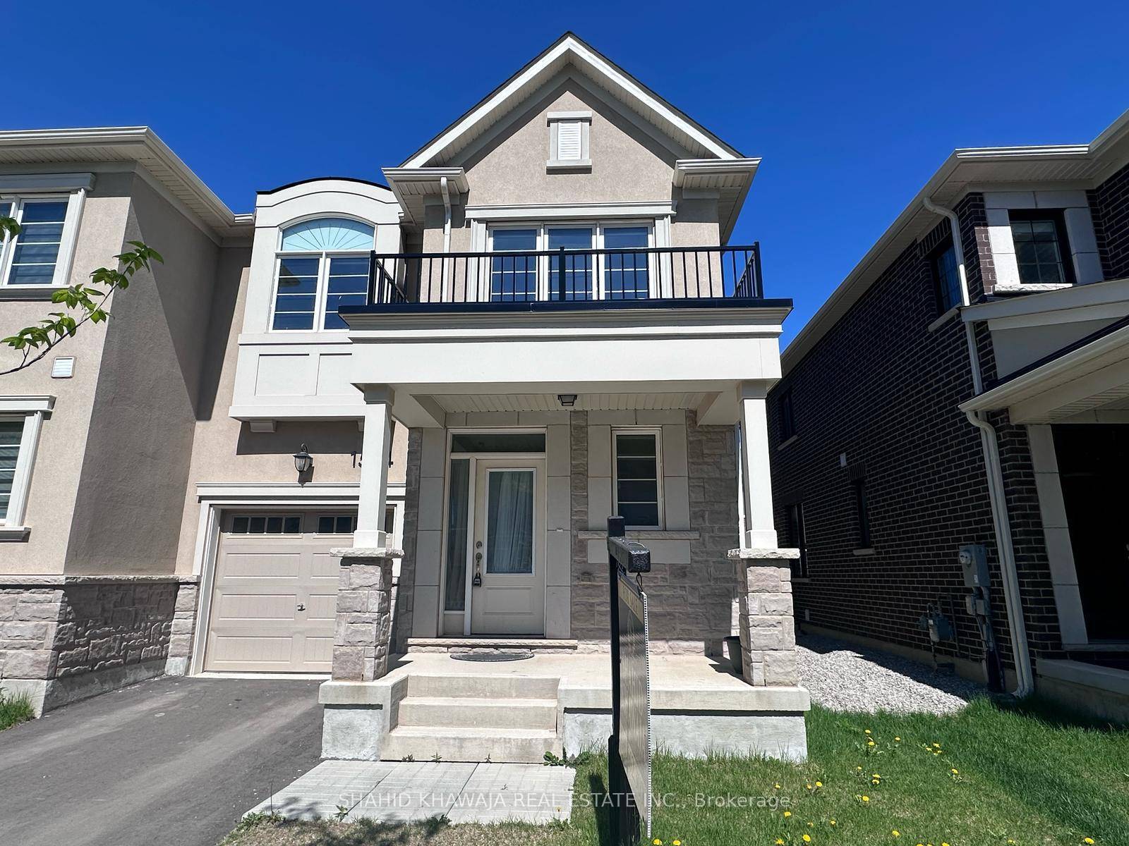 2 Storey End Unit Townhouse Feels Like Semi Detached Situated In Desirable Milton Bowes Community, This Charming Home Boasts 4 Bedrooms 3 Bath, Freehold In Mint Condition Looks Almost New ...
