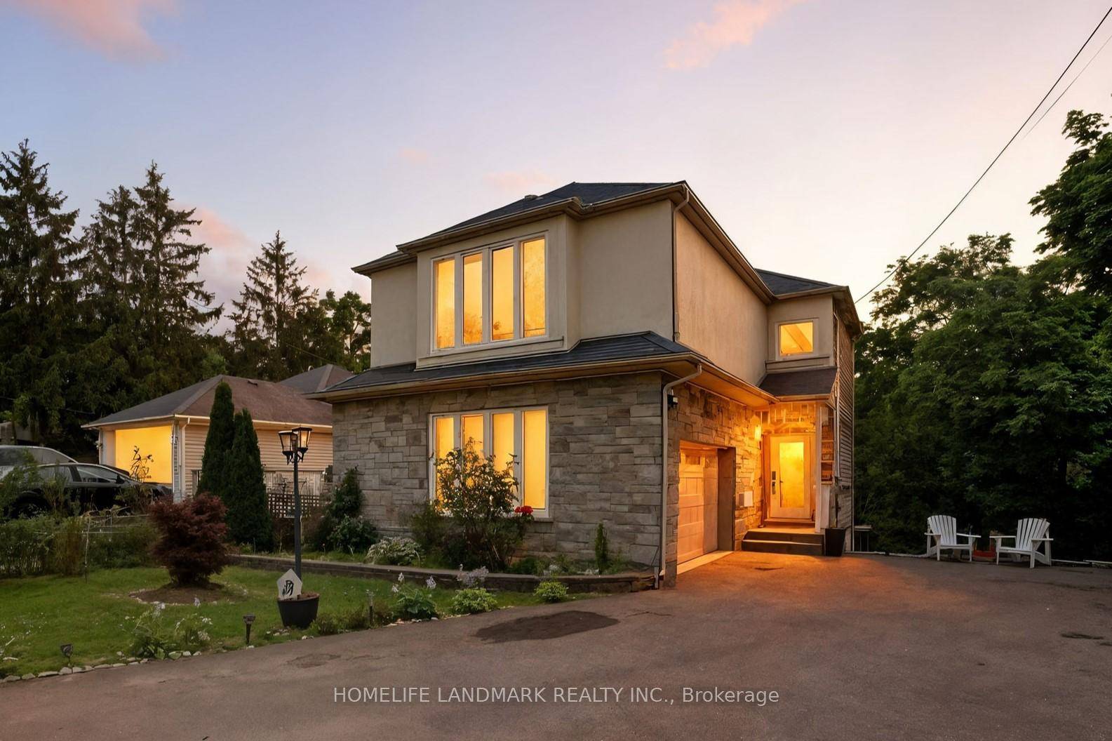 Rare gem ! Dont miss out on this gorgeous detached family home with breathtaking ravine views nestled in the quiet neighbourhood of Secord Woods, St.
