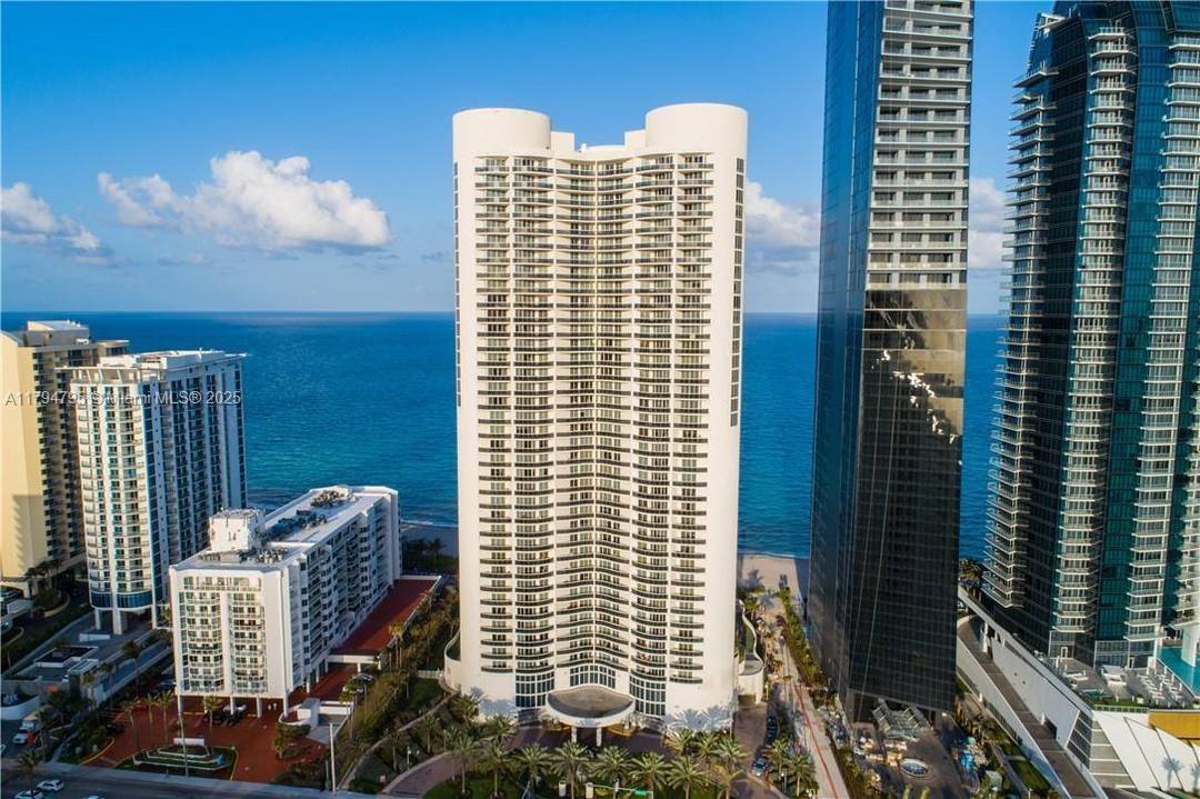Spectacular 2 2. 5 in the most desirable oceanfront building in Sunny Isles.